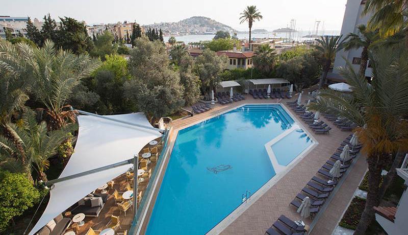 PALOMA MARINA SUITES