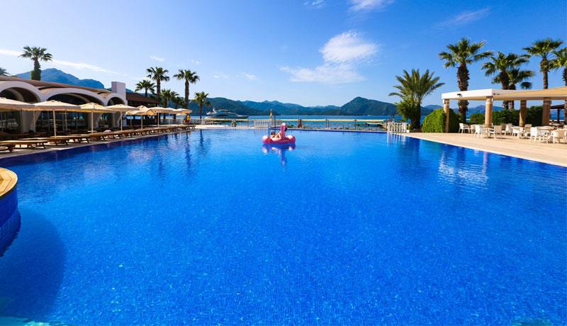 FORTEZZA BEACH RESORT