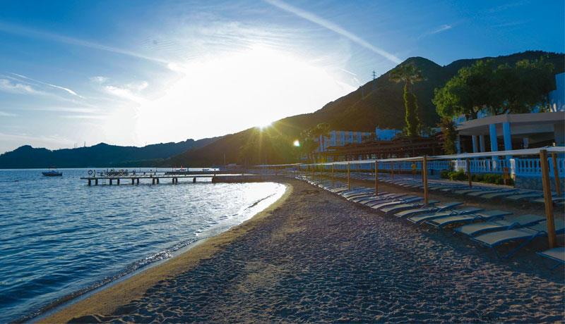 FORTEZZA BEACH RESORT