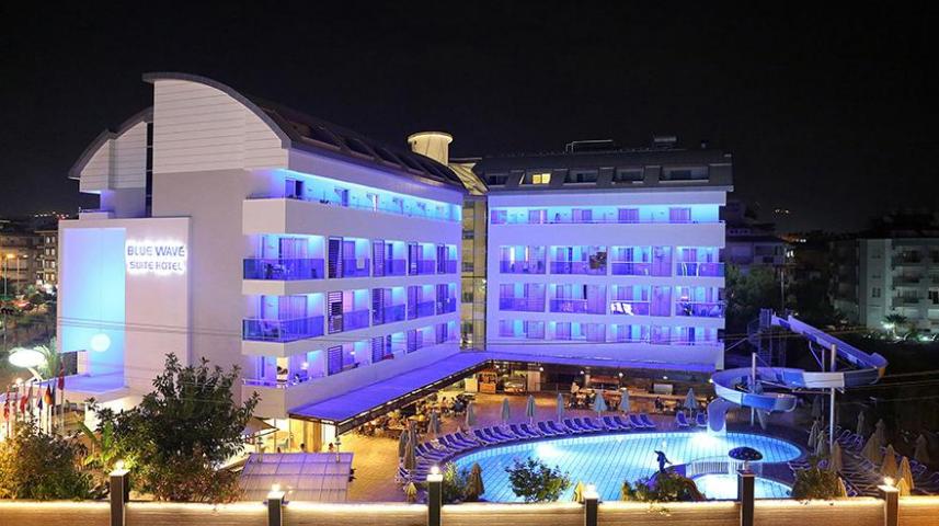 blue-wave-alanja-rubicon